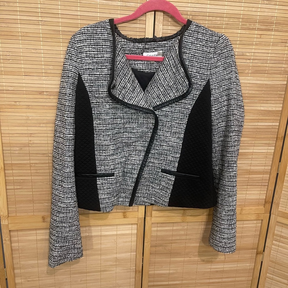 Calvin Klein black white tweed jacket faux leather trim womanβs size 12 READ DES